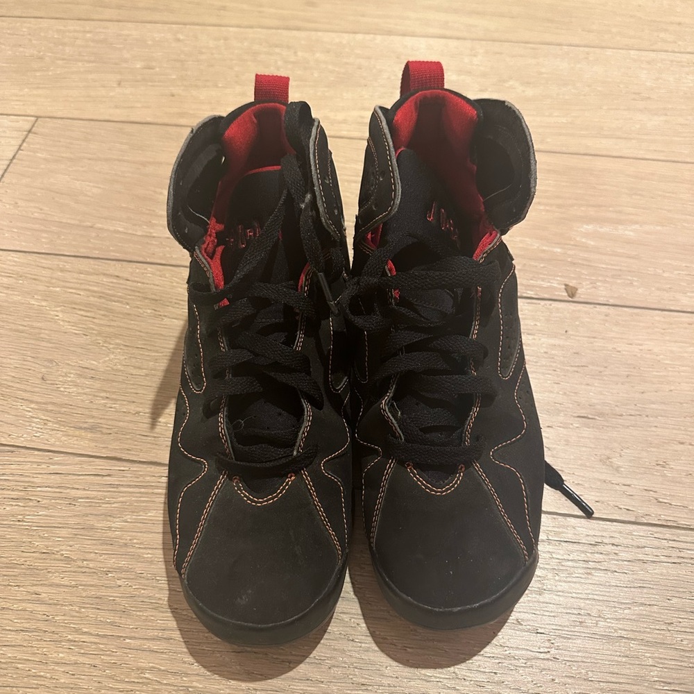Air Jordan 7s Young Boys Size 6.5 Retro Color citrus